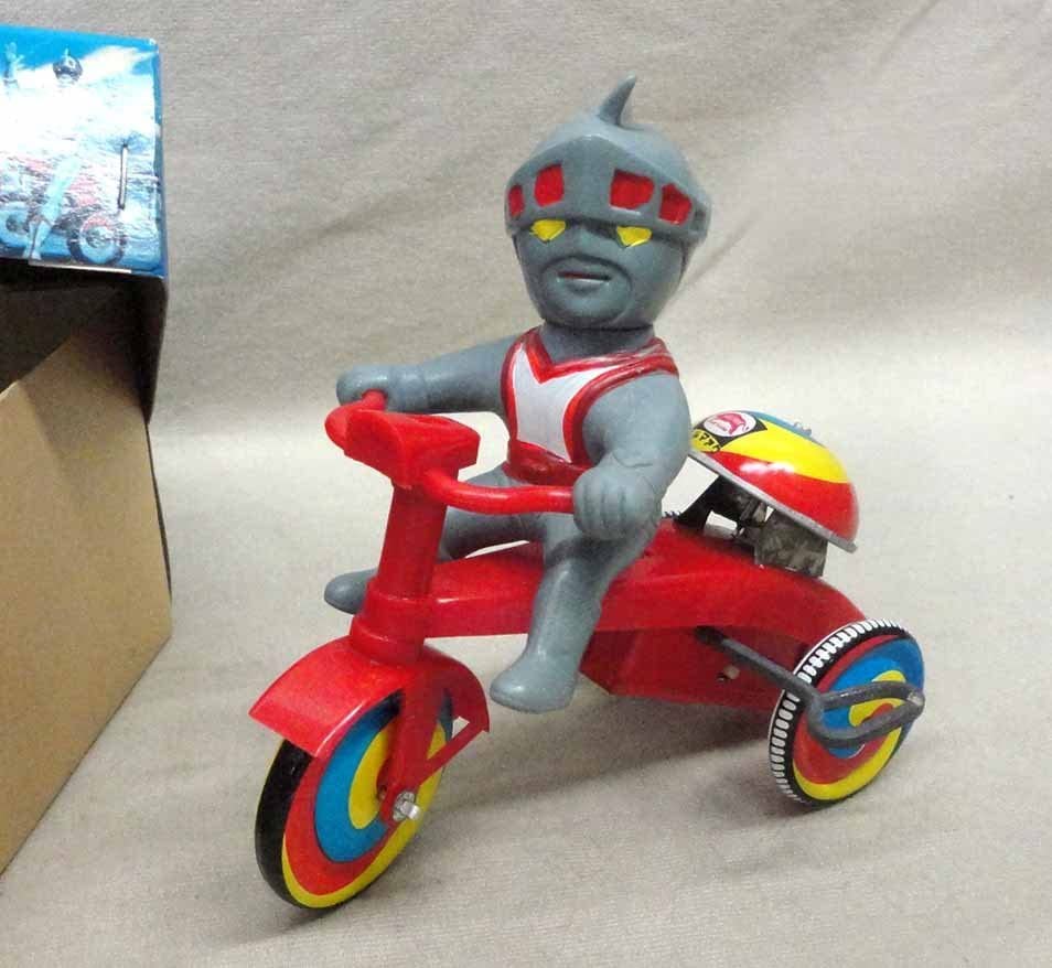 【当時物】仮面ライダー 三輪車 マスダヤ 増田屋旧バンダイ パチソフビ 無版権 Amazon.co.jp: ブルマァク 三輪車 シルバー仮面 未使用 ソフビ